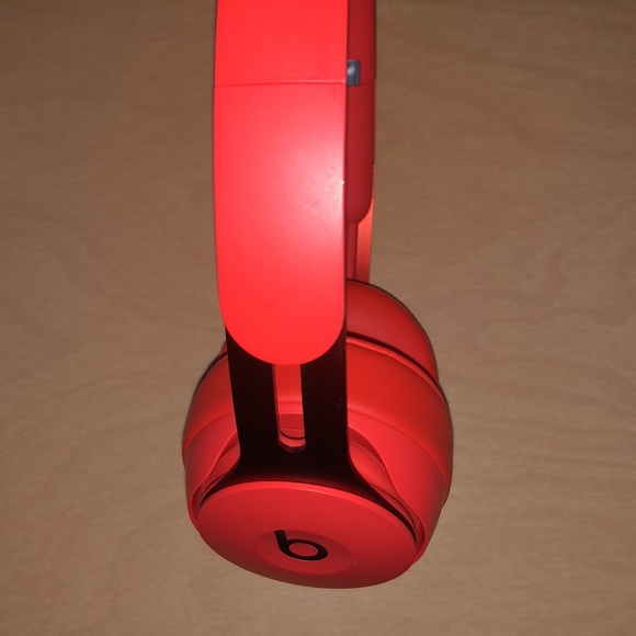 Beat solo pro red noice cancellation and wireless - Picture 4 of 5